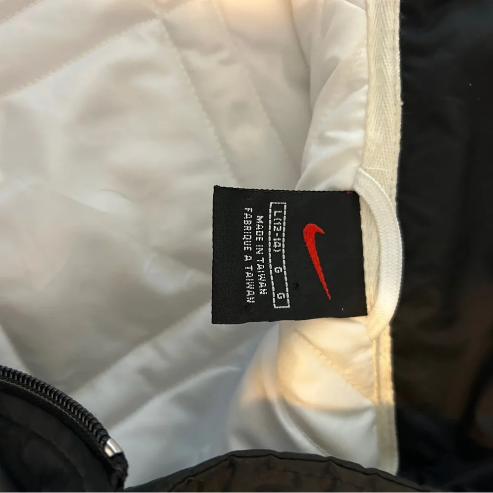 Nike‎ Women’s Black and White Quilted Puffer Jacket Size Large